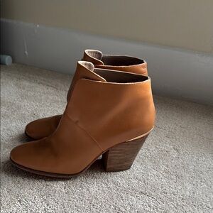Cole Haan Hayden Leather Ankle Bootie Size 7.5 B